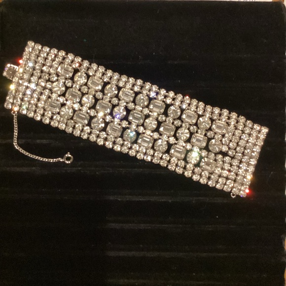 RARE VINTAGE KRAMER oF NEW YORK 11 ROW STUNNING RHINESTONE BRACELET - Picture 4 of 15